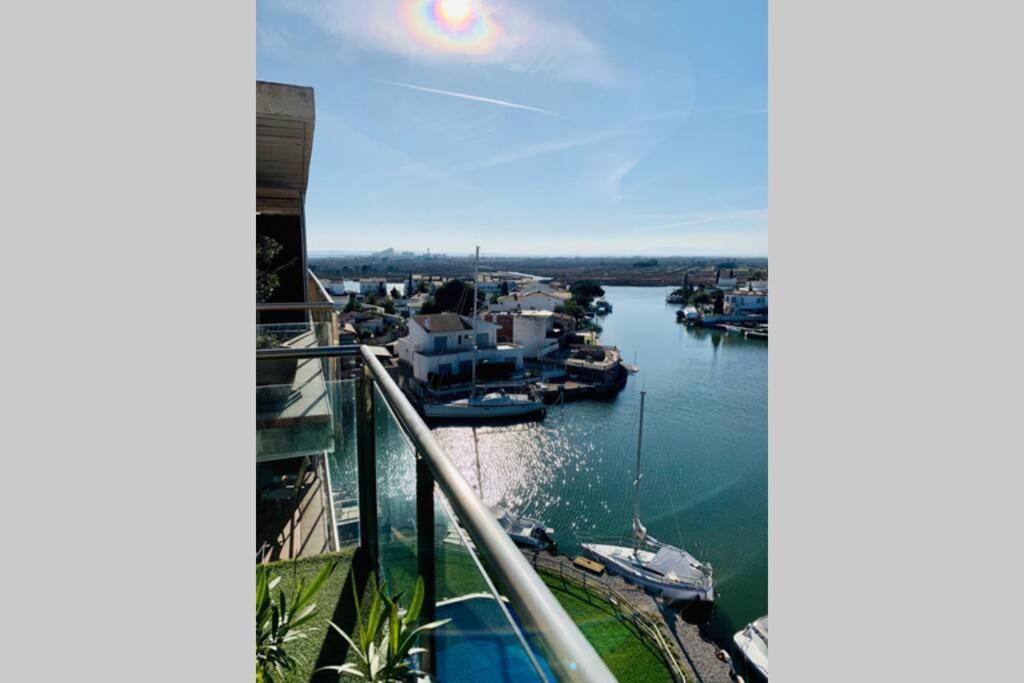 Les Marines Apartment Roses Luaran gambar