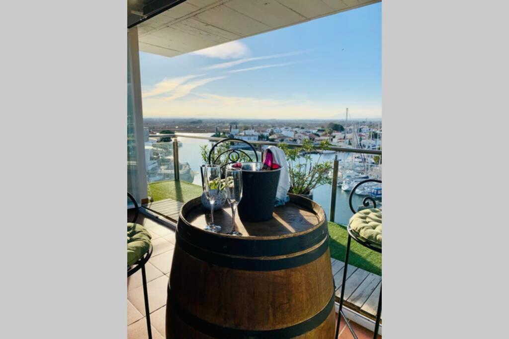 Les Marines Apartment Roses Luaran gambar