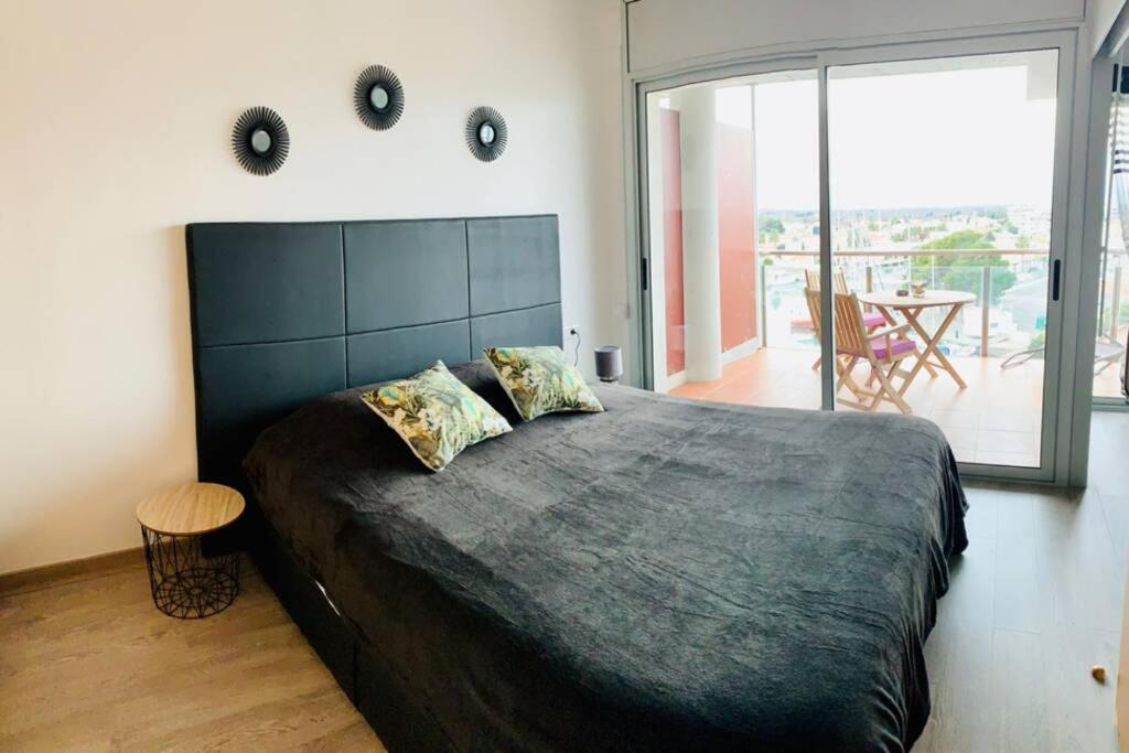 Les Marines Apartment Roses Luaran gambar