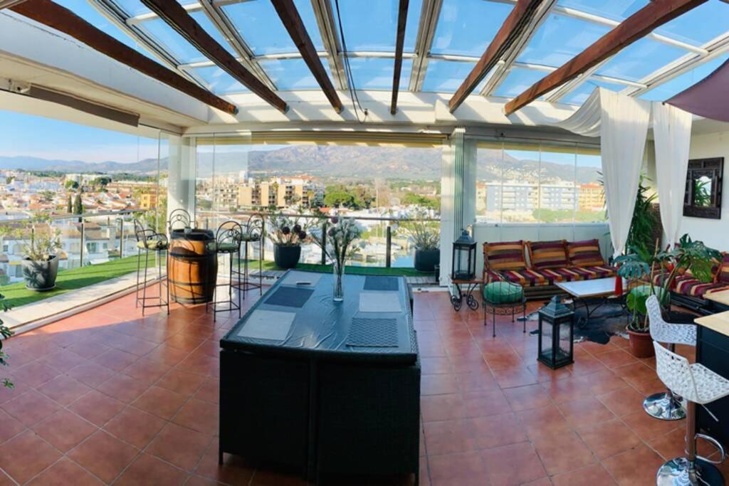 Les Marines Apartment Roses Luaran gambar